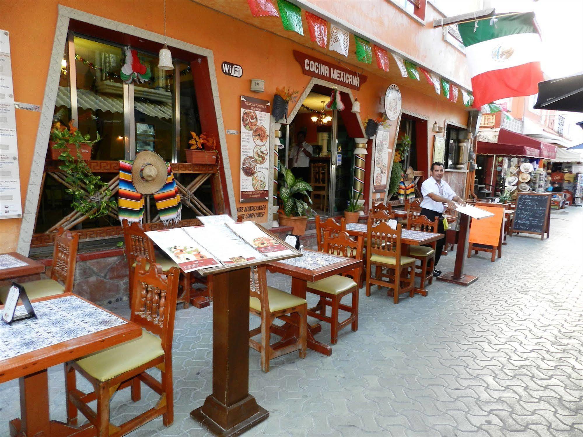 Hotel Bucaneros Isla Mujeres Exterior foto